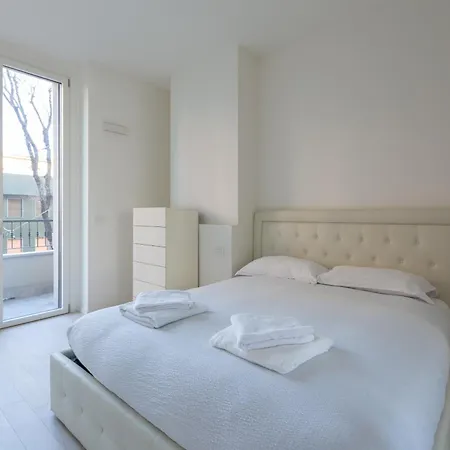 Bullona Elegant Apartment Milan