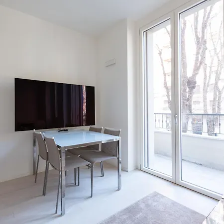 Bullona Elegant Apartment Milan